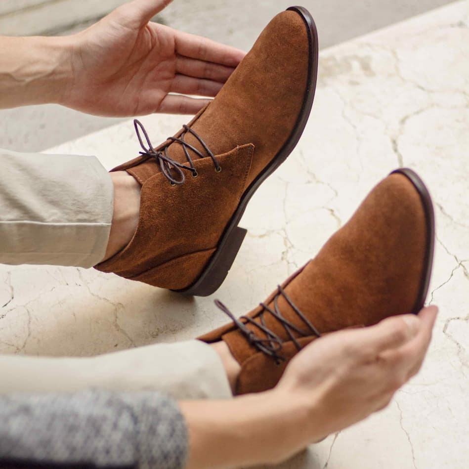 Botas Chukka café para hombre, hechas de cuero de alta calidad con diseño clásico y cómodo