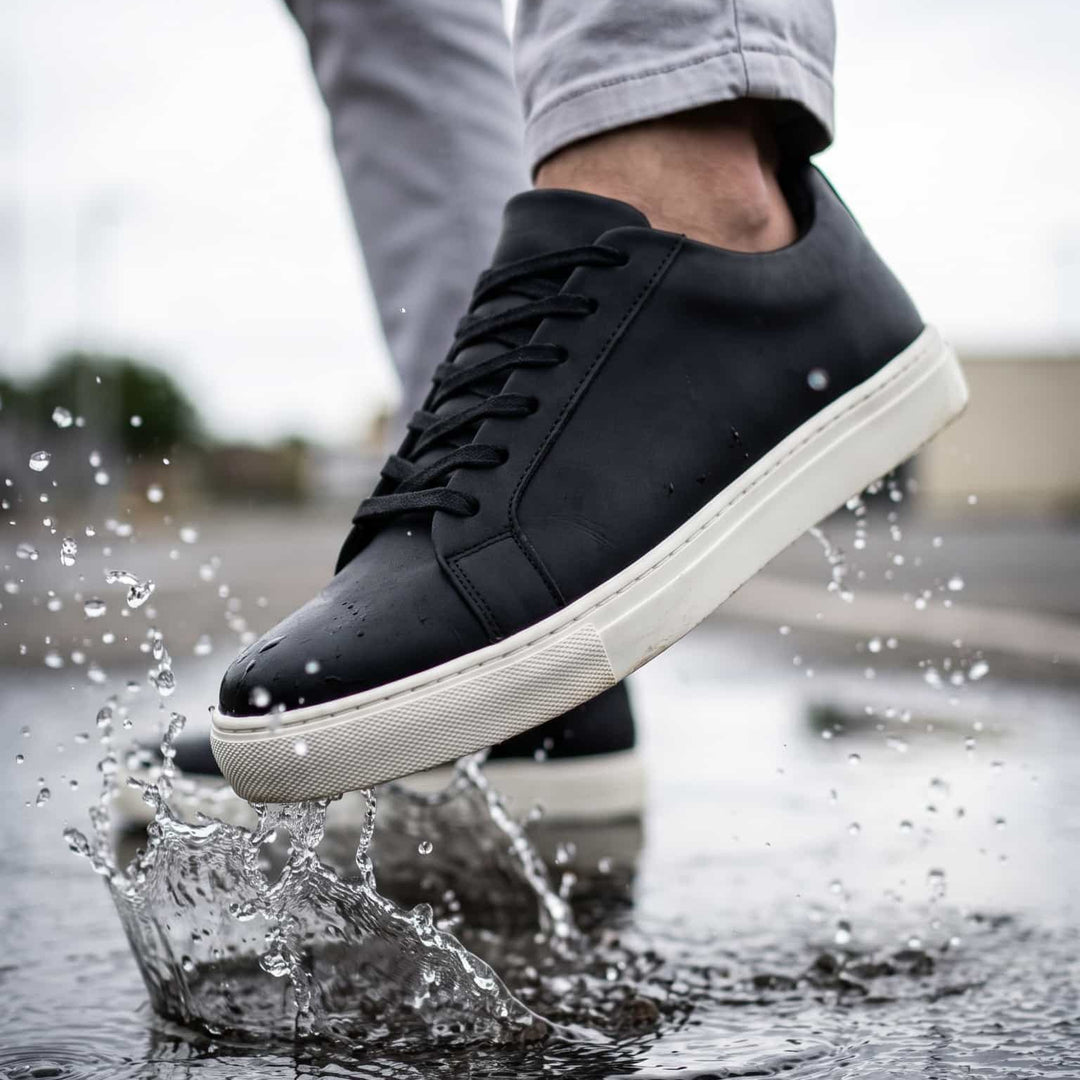 Tenis negro para hombre en cuero