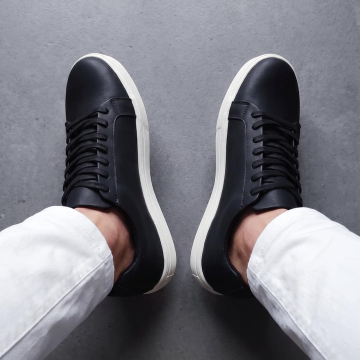 Tenis negro para hombre en cuero