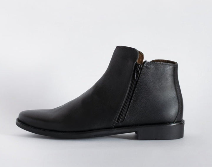 Duke Negra Cuero Liso